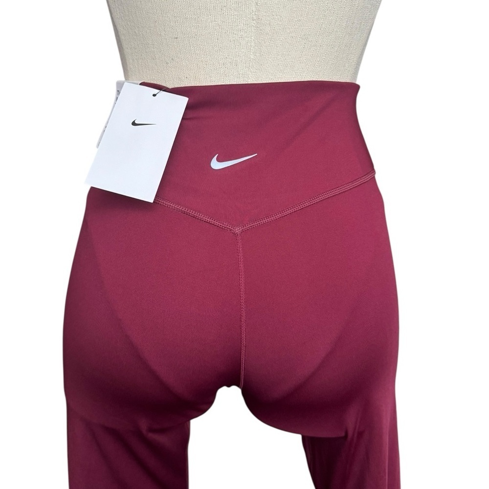 NWT Nike Tight Fit Mid Rise 7/8 Length Burgundy Berry Small - Picture 7 of 9